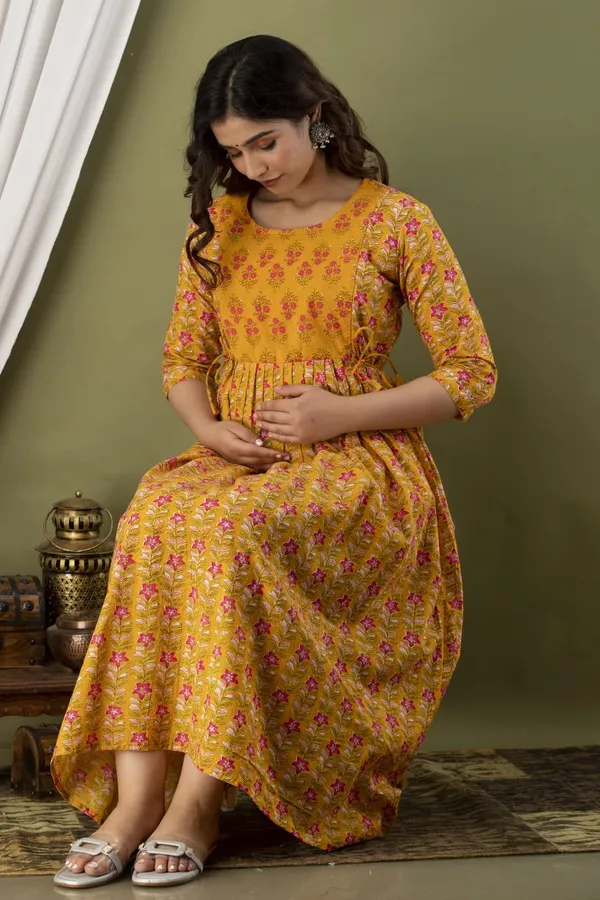 Sunchili__Cotton_Printed_Maternity_And_Feeding_Kurti_Combo_Of_2
