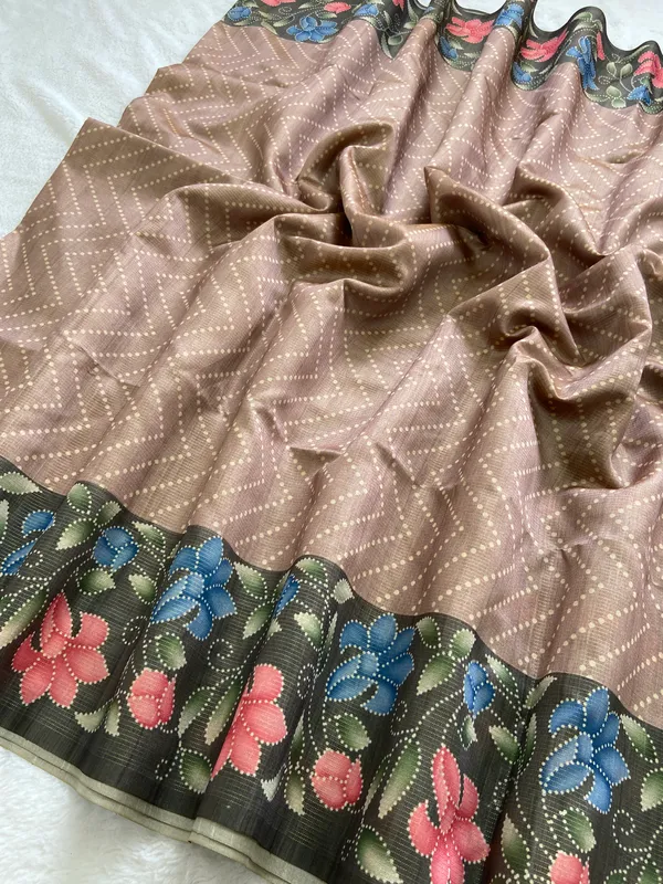 Maryam_Mehendi_Green_&_Cream_–_Zari_Line_Festive_Season_Special_|_Soft_Tussar_Silk_Saree_with_Print,_Zari_Line_Saree_&_Print_Blouse_with_Tassels