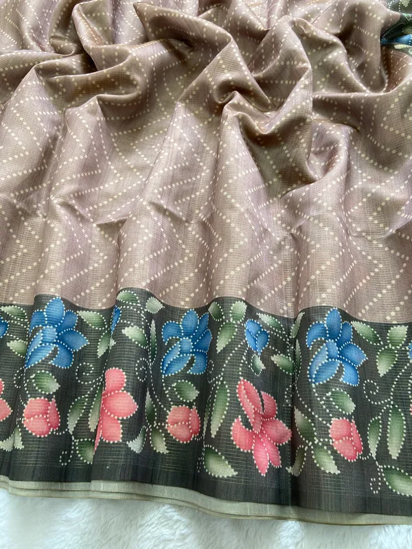 Maryam_Mehendi_Green_&_Cream_–_Zari_Line_Festive_Season_Special_|_Soft_Tussar_Silk_Saree_with_Print,_Zari_Line_Saree_&_Print_Blouse_with_Tassels