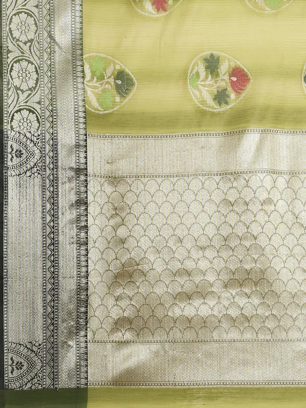 Green_Matka_Silk/Silk_Blend_Banarasi_Sarees_For_Women