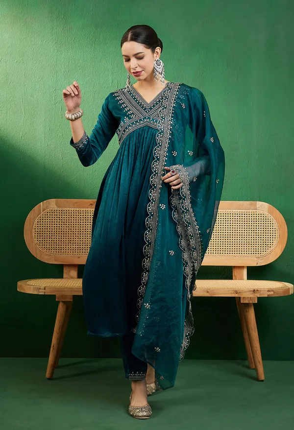 Teal_Fancy_Velvet_Thread_Zari_Sequence_Embroidery_Kurta_Pant_Set_With_Organza_Dupatta