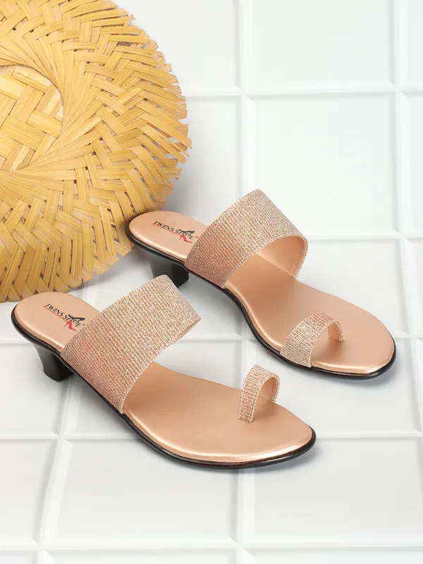 Casual_Thumb_Strap_Heels_(Rgold)