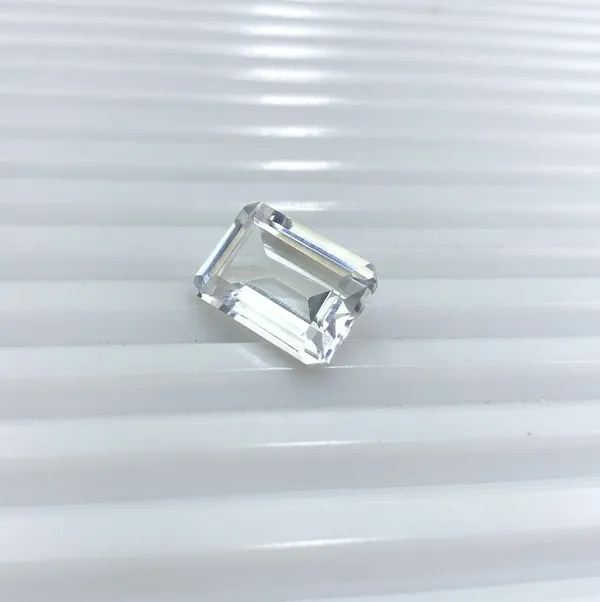 7.25_Ratti_White_Sapphire_Natural_Loose_Gemstone