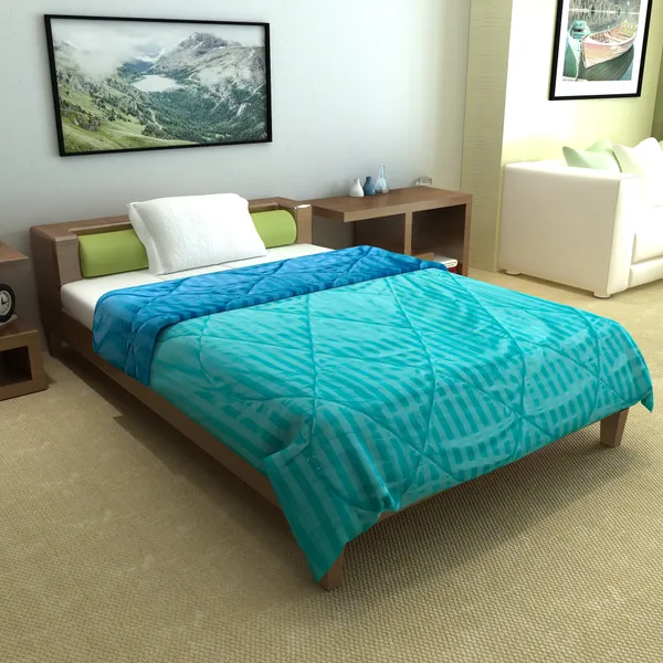 Solid_Single_Comforter_for_Mild_Winter_(Microfiber,_Navy_Blue_and_Sky_Blue)