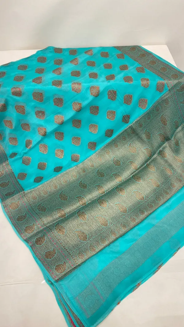 Humairah_Presents_Pure_Handloom_Sea_Green_Chiffon_Floral_Mina_Copper_Zari_Booti_with_Paisley_Mina_Zari_Border_with_Sea_Green_Blouse