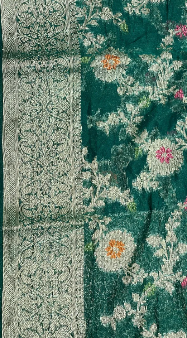 Humairah_Presents_Dark_Green_Semi_Georgette_Tilfi_Mina_Floral_Zari_Jaal_with_Banarasi_Floral_Pallu_and_Dark_Green_Blouse