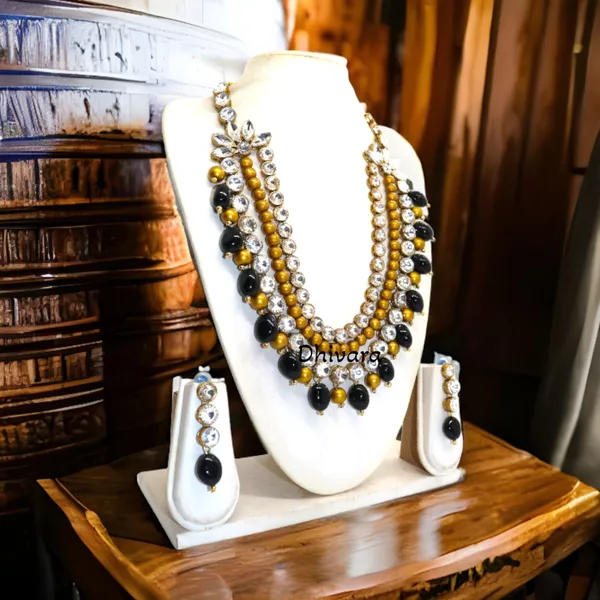 Three_Layer_Antique_Black_Beads_And_Alloy_Copper_Jewellery_Set_For_Women