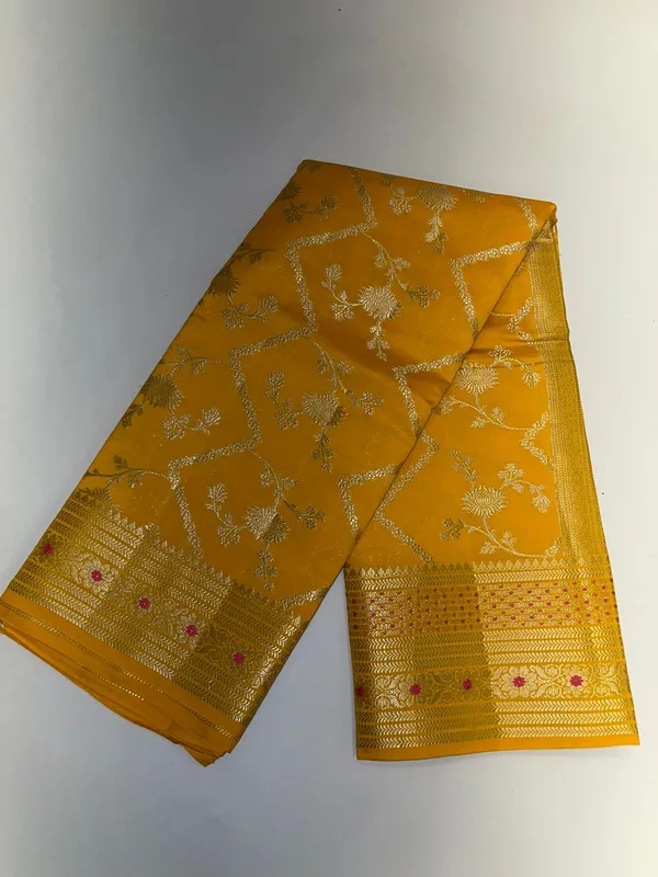 Humairah_Pure_Handwoven_Gold_Chiniya_Silk_Zari_Jaal_Zig-Zag_with_Minakari_Zari_Border_Banarasi_Saree_with_Gold_Blouse_piece