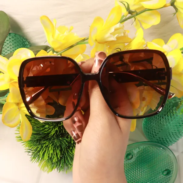 Brown_Plastic_Frame_And_Polarized_Lens_Casual_Sunglasses_For_Women_(Buy_1_Get_1_Free)