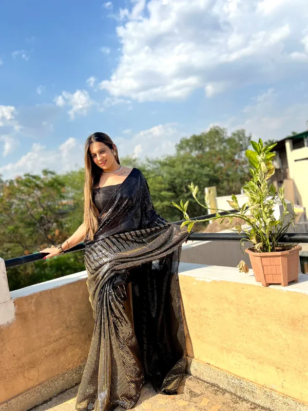 Tremendous_Designer_Black_Georgette_Saree