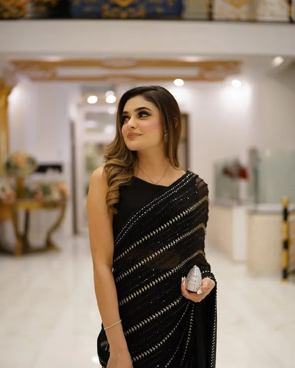 Tremendous_Designer_Black_Georgette_Saree