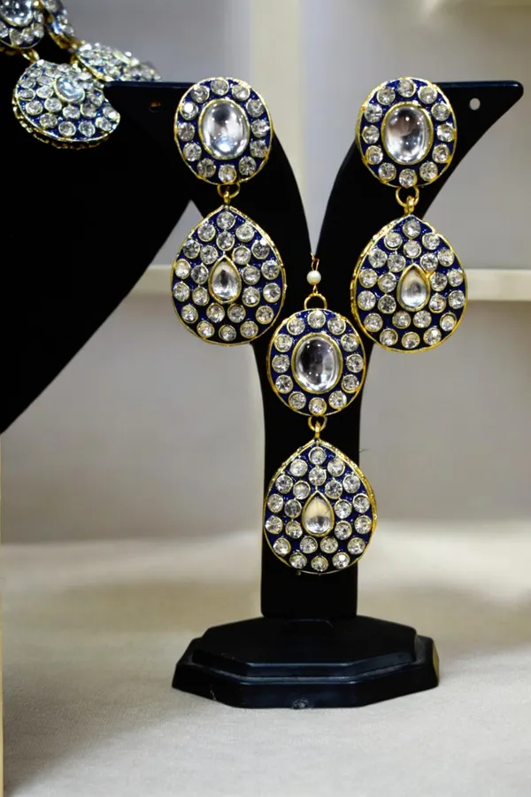 Trendy_AD_Stone_Blue_Necklace_Set_with_Maang_Tikka
