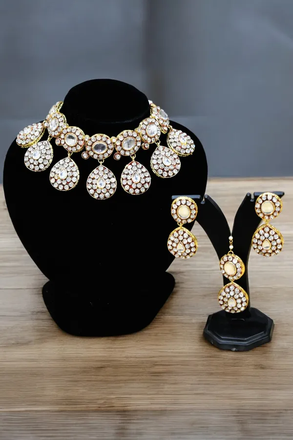 Trendy_AD_Stone_Dark_Red_Mahroon_Necklace_Set_with_Maang_Tikka