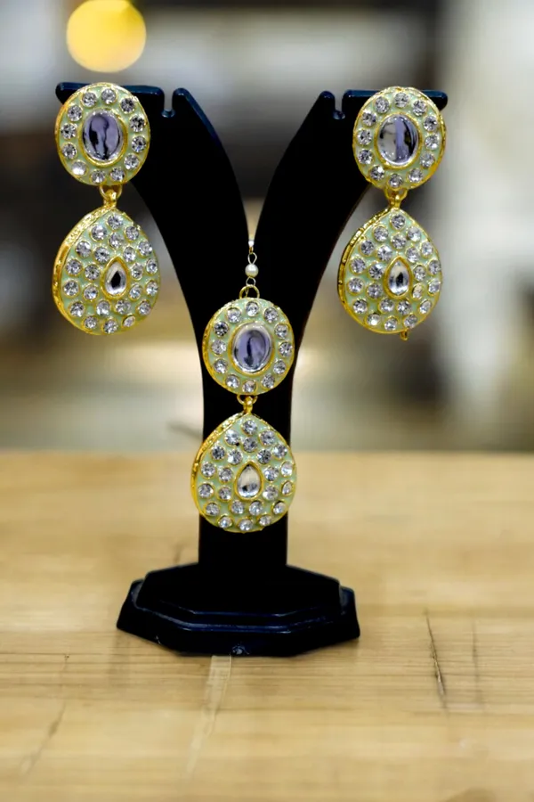 Trendy_AD_Stone_Mint_Necklace_Set_with_Maang_Tikka