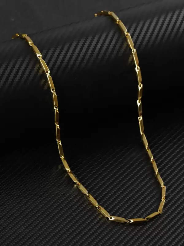 https://d1311wbk6unapo.cloudfront.net/NushopCatalogue/tr:f-webp,w-600,fo-auto/Twisted_Cuboids_Gold-Plated_Link_Chain_for_Men_ASLCU0W2IP_2023-05-13_1.jpg__Gujju Jewellers