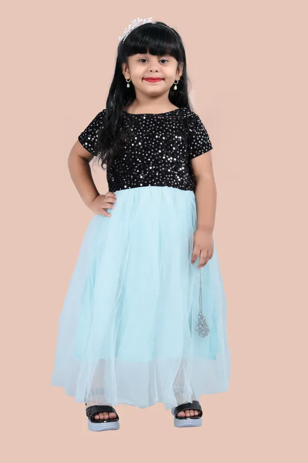 https://d1311wbk6unapo.cloudfront.net/NushopCatalogue/tr:f-webp,w-600,fo-auto/TyDSHKY4_I9KW464V1E_2023-04-29_1.jpg__Shrithi Fashion Fab