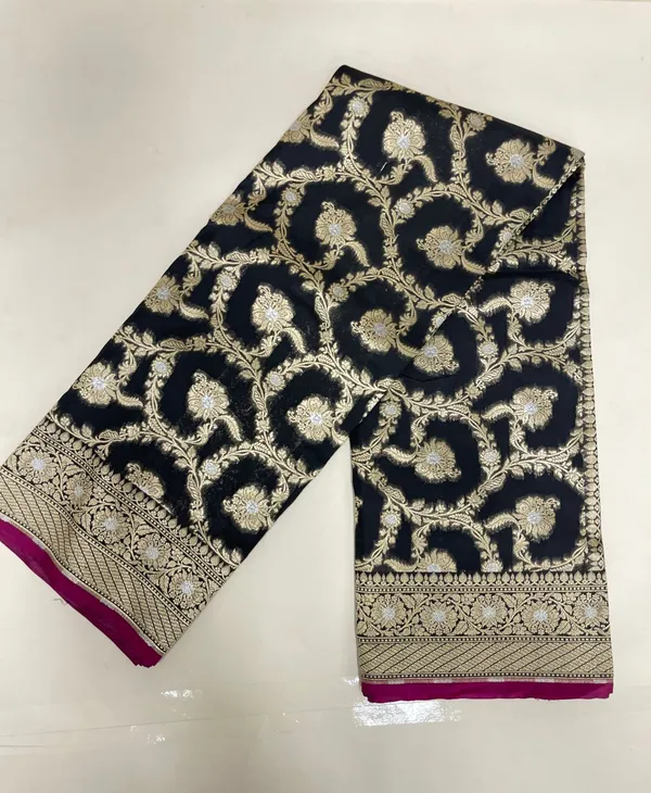 Humairah_Presents_Black_Katan_Silk_Floral_Tilfi_Zari_Mina_Jaal_with_Leaf_Pattern_Silver_Mina_Pallu_Zari_Border_and_Black_Blouse