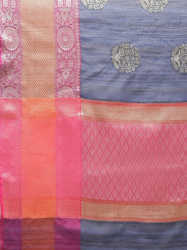 Chikoo_Matka_Silk/Silk_Blend_Banarasi_Sarees_For_Women