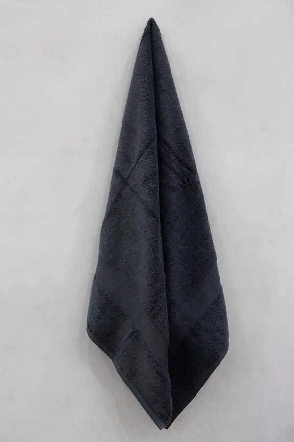 Luxury_Cube_Towel_Set,_100%_Cotton_600_GSM,_3_Piece_Bathroom_Towel_Set_(1_Bath_Towel,_1_Hand_Towel,_1_Face_Towel_),_Face_Cloths,_Home_Gym_Spa_Hotel_Fingertip_Towels_Moments_Gifting_Collection-Grey