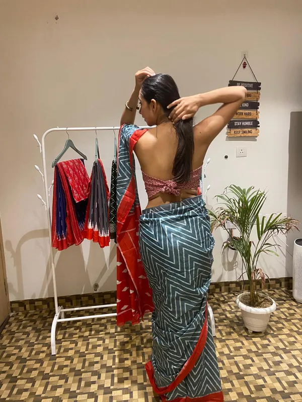 Ikkat_Print_Pure_Soft_Cotton_saree_With_Blouse_Piece