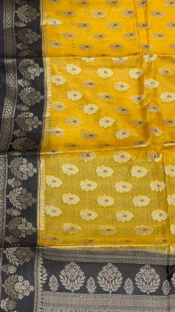 Humairah_Pure_Handwoven_Yellow_Tussar_Silk_Floral_Mina_Zari_Booti_with_Contrast_Black_Mina_Floral_Zari_Border_and_Pallu_with_Black_Blouse