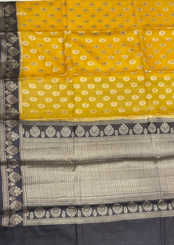 Humairah_Pure_Handwoven_Yellow_Tussar_Silk_Floral_Mina_Zari_Booti_with_Contrast_Black_Mina_Floral_Zari_Border_and_Pallu_with_Black_Blouse