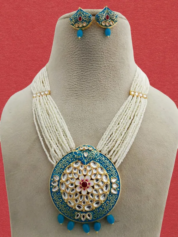 Unique_Pendant_Necklace_set_with_Earrings