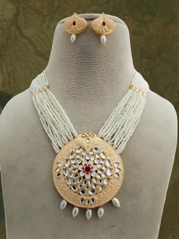 Unique_Pendant_Set_with_Earrings