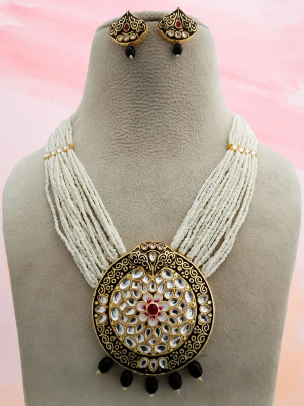 Unique_Pendant_Set_with_Earrings