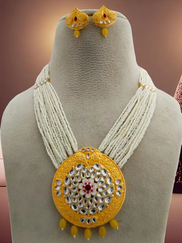 Unique_Pendant_Set_with_Earrings
