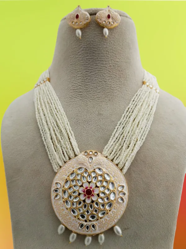 Unique_Pendant_set_with_Earrings