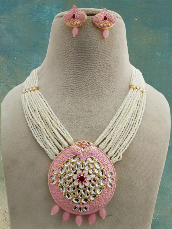 Unique_Pendant_set_with_Earrings