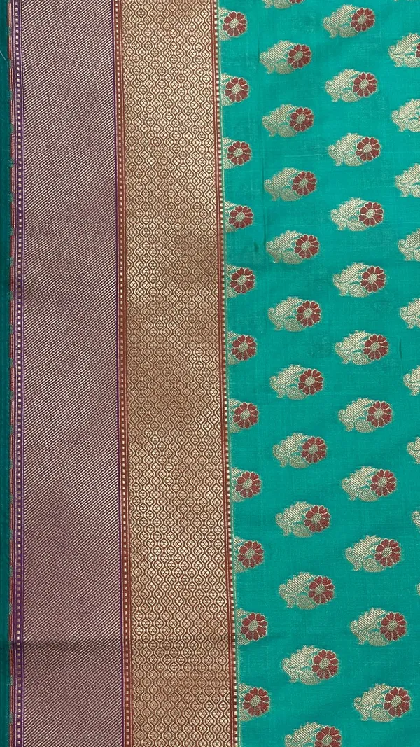 Humairah_Presents_Sea_Green_Katan_Silk_Floral_Zari_Mina_Booti_with_Banarasi_2D_Zari_Border_and_Floral_Pallu_with_Sea_Green_Blouse