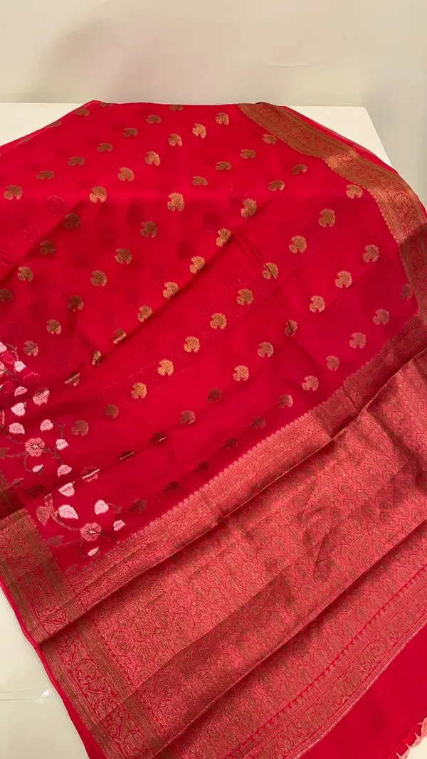 Humairah_Presents_Pure_Handloom_Red_Chiffon_Floral_Copper_Zari_Booti_with_Floral_Tilfi_Mina_Jaal_Skirt_Zari_Border_with_Red_Blouse