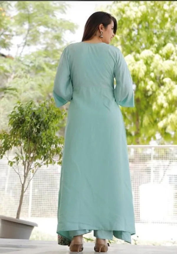 Women_Classic_Green_Kurti_&_Palazzo_Set