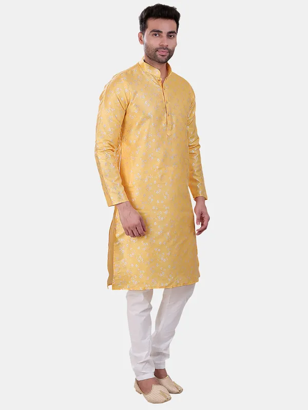 Floral_Print_Black_Jacquard_Sherwani_With_Paijama