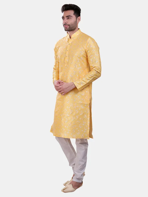 Floral_Print_Black_Jacquard_Sherwani_With_Paijama