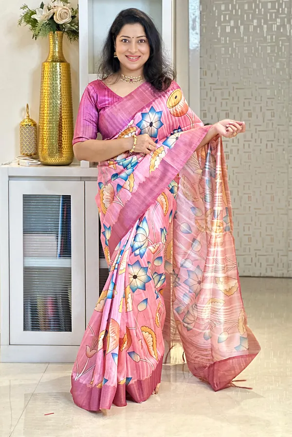 Soft_Tussar_Silk_sarees_with_Beautiful_Print_With_Attractive_Pallu_&_Zari_Border_And_Contrast_Print_Blouse_With_Tassels