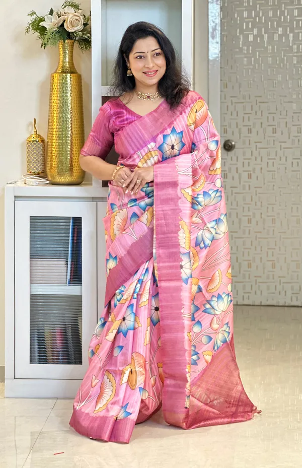 Soft_Tussar_Silk_sarees_with_Beautiful_Print_With_Attractive_Pallu_&_Zari_Border_And_Contrast_Print_Blouse_With_Tassels