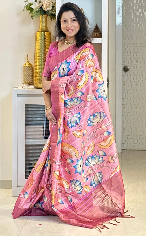Soft_Tussar_Silk_sarees_with_Beautiful_Print_With_Attractive_Pallu_&_Zari_Border_And_Contrast_Print_Blouse_With_Tassels