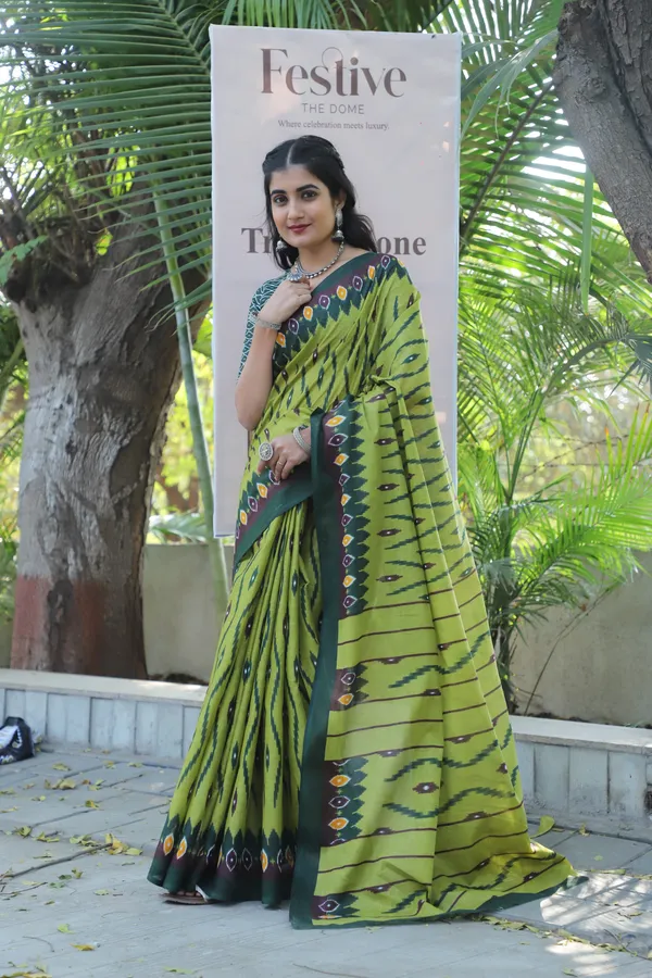 Ikkat_Hand_Block_Print_Print_Pure_Soft_Cotton_saree_With_Blouse_Piece