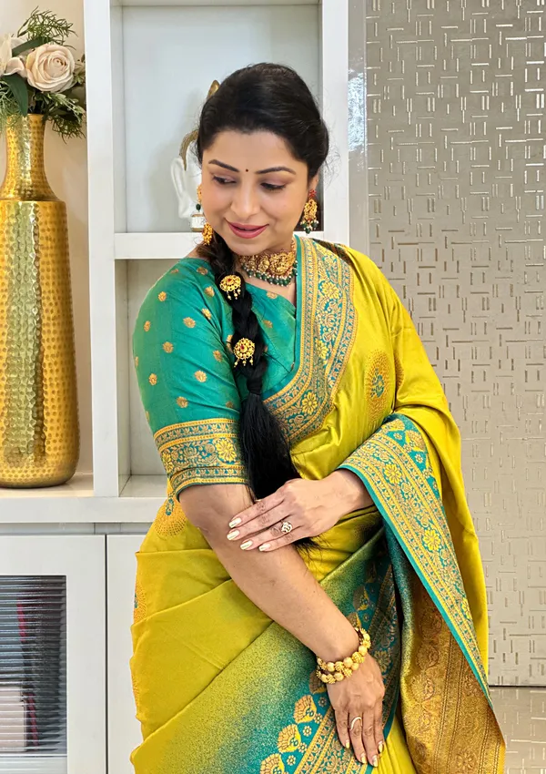 Jenni_Yellow_–_Wedding_Special_|_Premium_Soft_Banarasi_Silk_Saree_with_Weaving_Pattern,_Pallu_&_Border,_Weaving_Blouse_with_Tassels