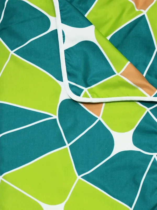 Geometric_Double_Dohar_for_AC_Room_(Polyester,_Green_and_Orange)