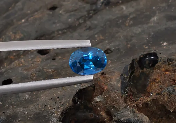 Blue_Sapphire_Neelam_Natural_Loose_Gemstone_For_Unisex