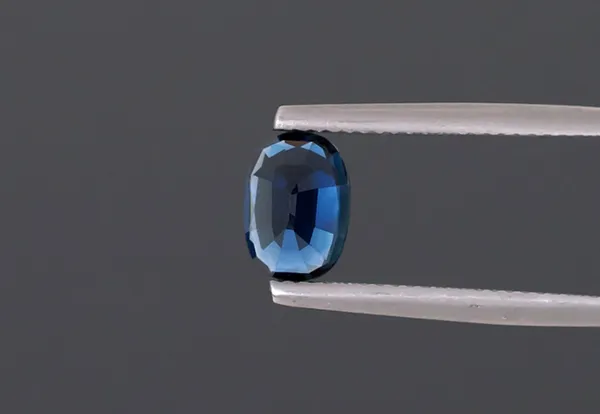 Blue_Sapphire_Neelam_Natural_Loose_Gemstone_For_Unisex