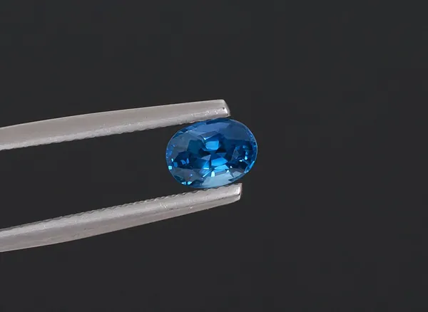 Blue_Sapphire_Neelam_Natural_Loose_Gemstone_For_Unisex