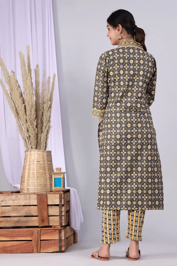 Grey_Pure_Cotton_Printed_Casual_Wear_Kurti_For_women