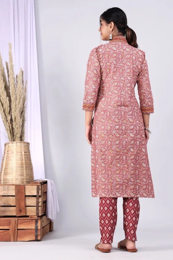 Peach_Pure_Cotton_Printed_Casual_Wear_Kurti_for_Women