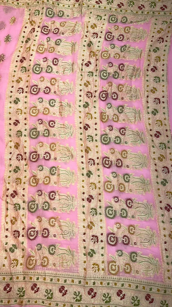 Humairah_Pure_Handloom_Pink_Chiffon_Mina_Zari_Booti_with_Resham_Golden_Zari_Kadiyal_with_Banarasi_Mina_Border_with_Pink_Blouse