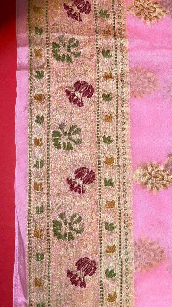 Humairah_Pure_Handloom_Pink_Chiffon_Mina_Zari_Booti_with_Resham_Golden_Zari_Kadiyal_with_Banarasi_Mina_Border_with_Pink_Blouse